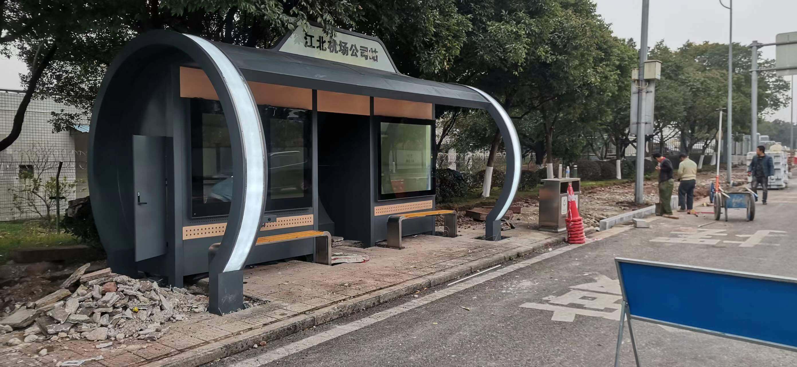 江北機場公交站臺二期工程完工